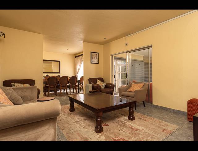 3 BEDROOM FREEHOLD FOR SALE IN SUIDEROORD
